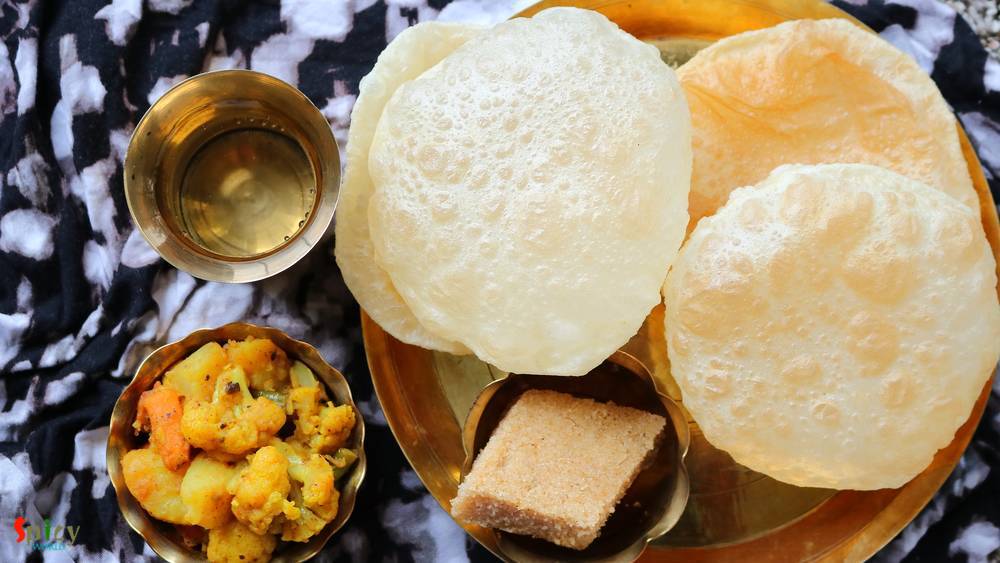 Luchi / Bengali style Puri (Puffed Bread)