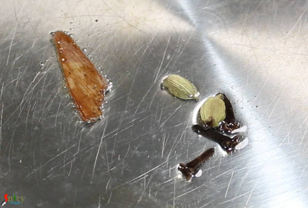 Cooking Step: Chicken Bharta (Kolkata style)