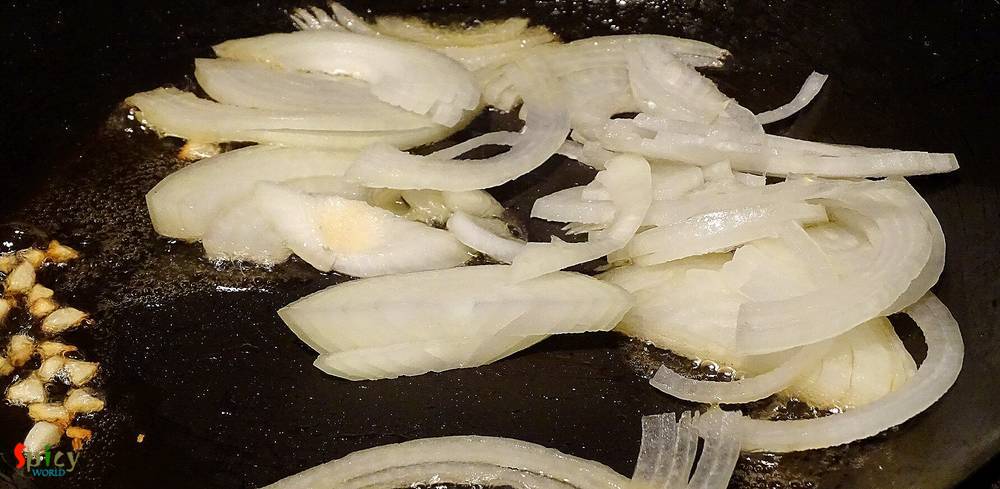 Cooking Step: Chicken Hakka Noodles Cooking Step: Chicken Hakka Noodles