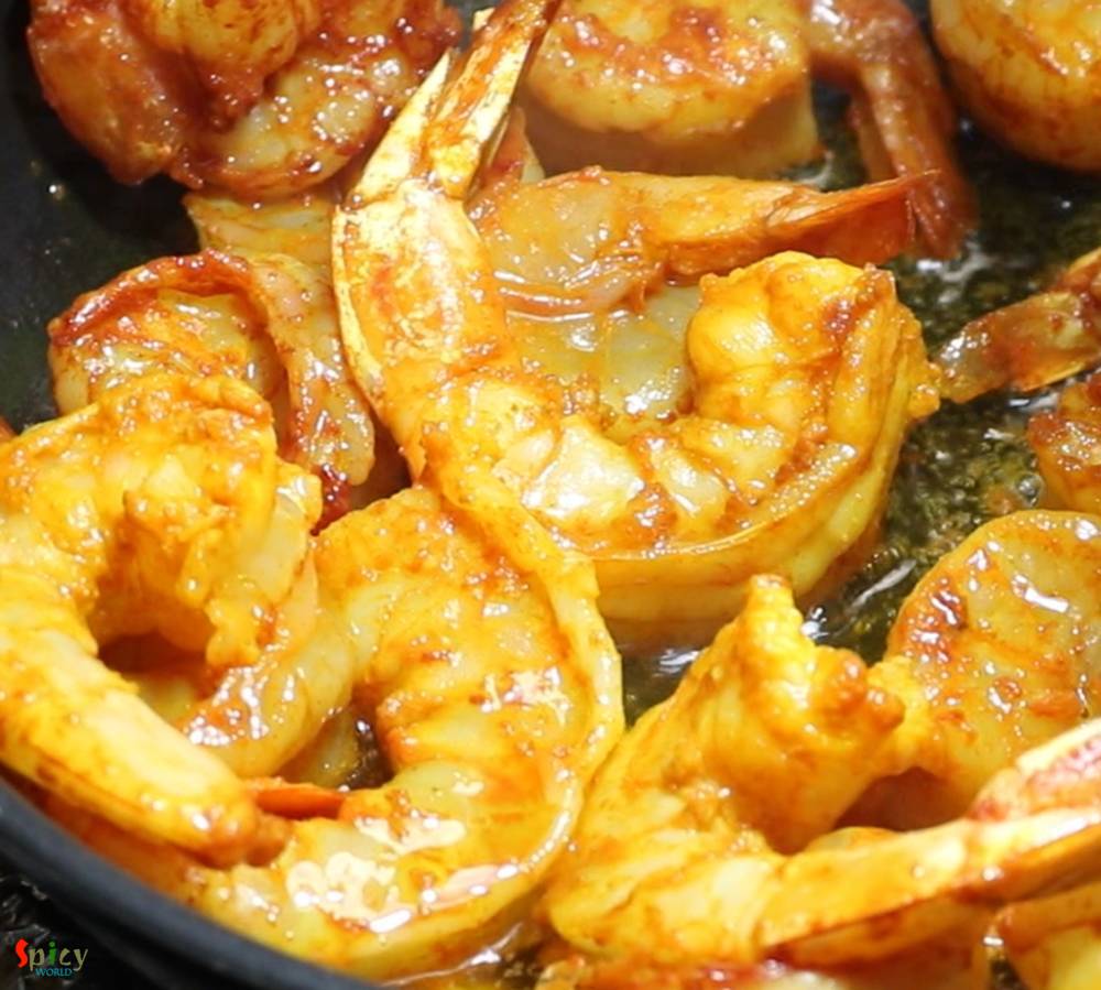 Cooking Step: Chingri Macher Malai Curry / Prawn curry with Coconut Milk Cooking Step: Chingri Macher Malai Curry / Prawn curry with Coconut Milk