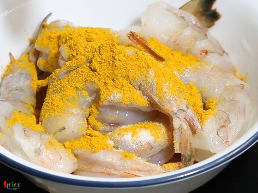 Cooking Step: Chingri Macher Malai Curry / Prawn curry with Coconut Milk Cooking Step: Chingri Macher Malai Curry / Prawn curry with Coconut Milk