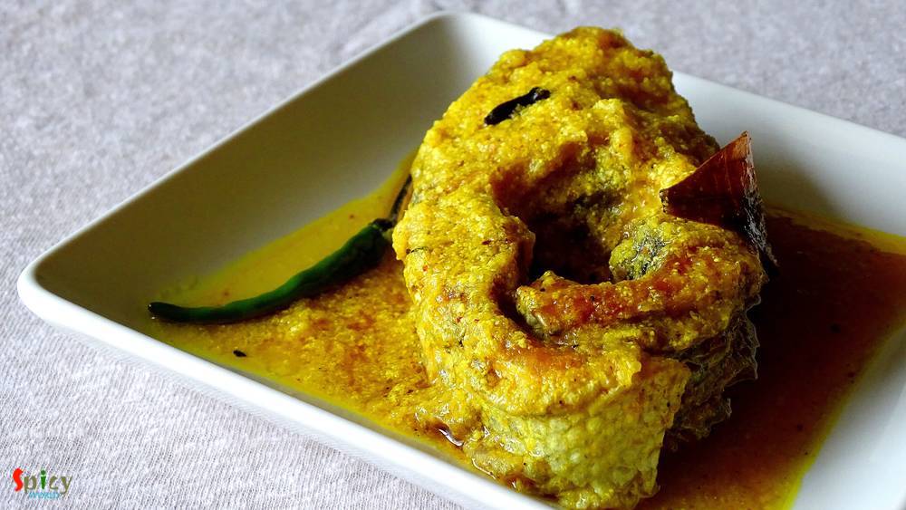 Fish curry with yogurt / Doi Maach
