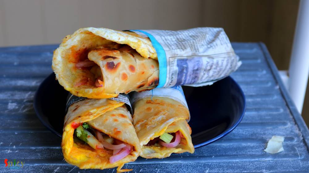 Egg Roll - Kolkata style / Bengali Breakfast Wrap (ডিমের রোল)