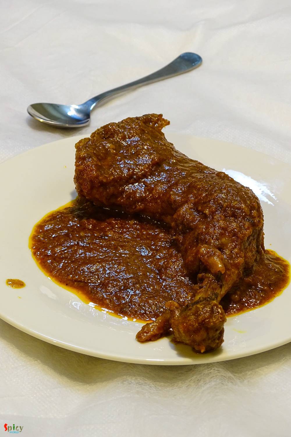 Kolhapuri Murgh Masala / Kolhapuri Chicken Curry - Spicy World Simple ...