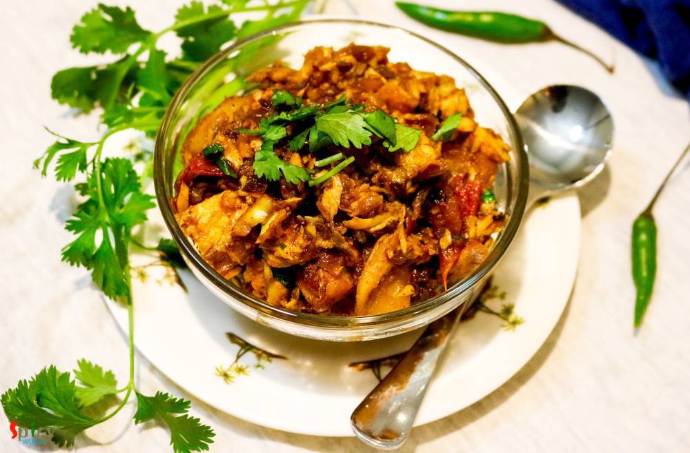 Maacher Jhuri / Crumbled Fish curry