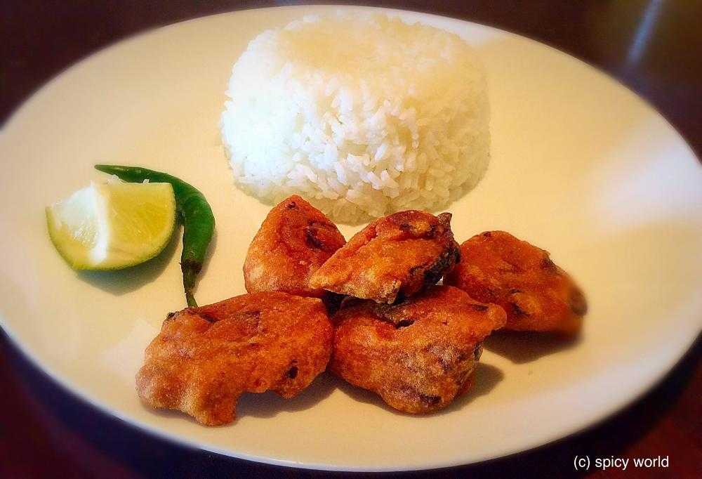 Musur daaler Bora (Red lentil fritters)